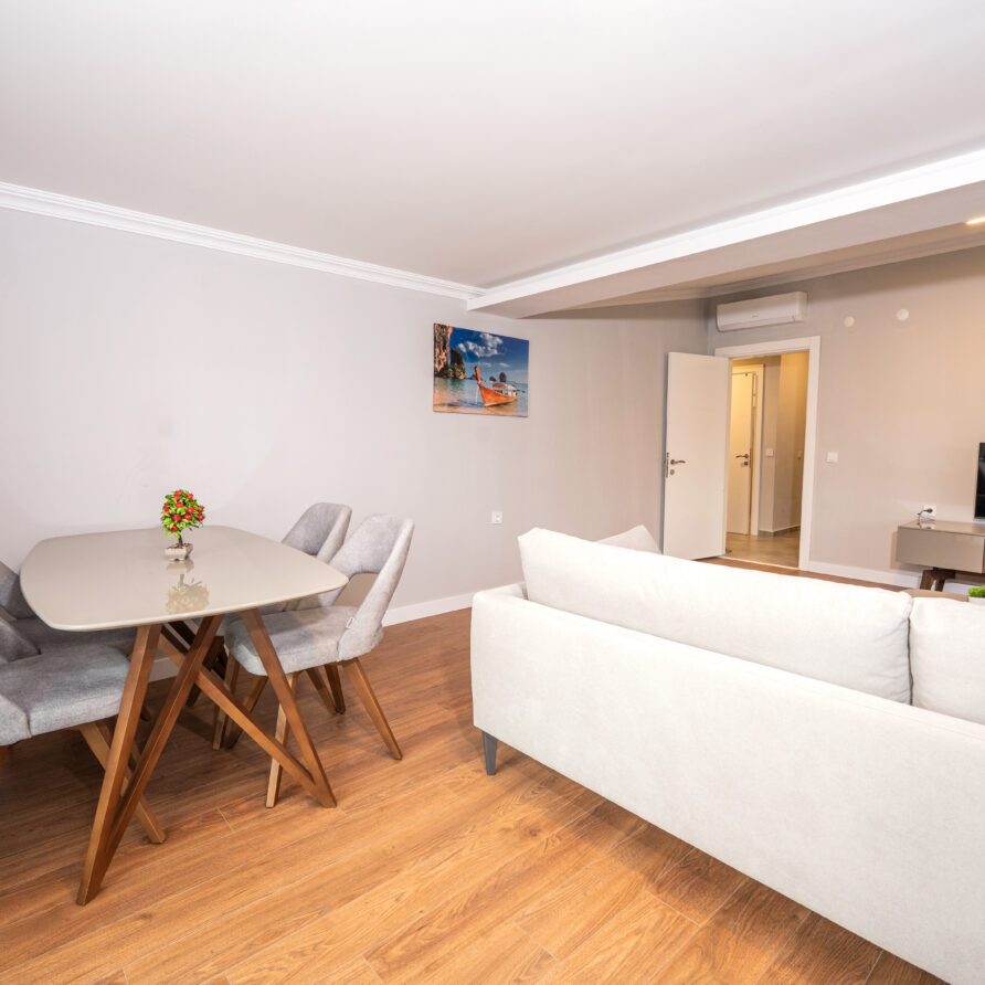 Affordable holiday suite near Lara Beach